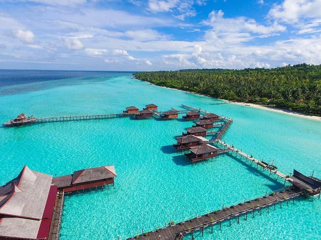 Pulau Maratua, Indonesia: Laut Jernih dan Kehidupan Bawah Laut Luar Biasa